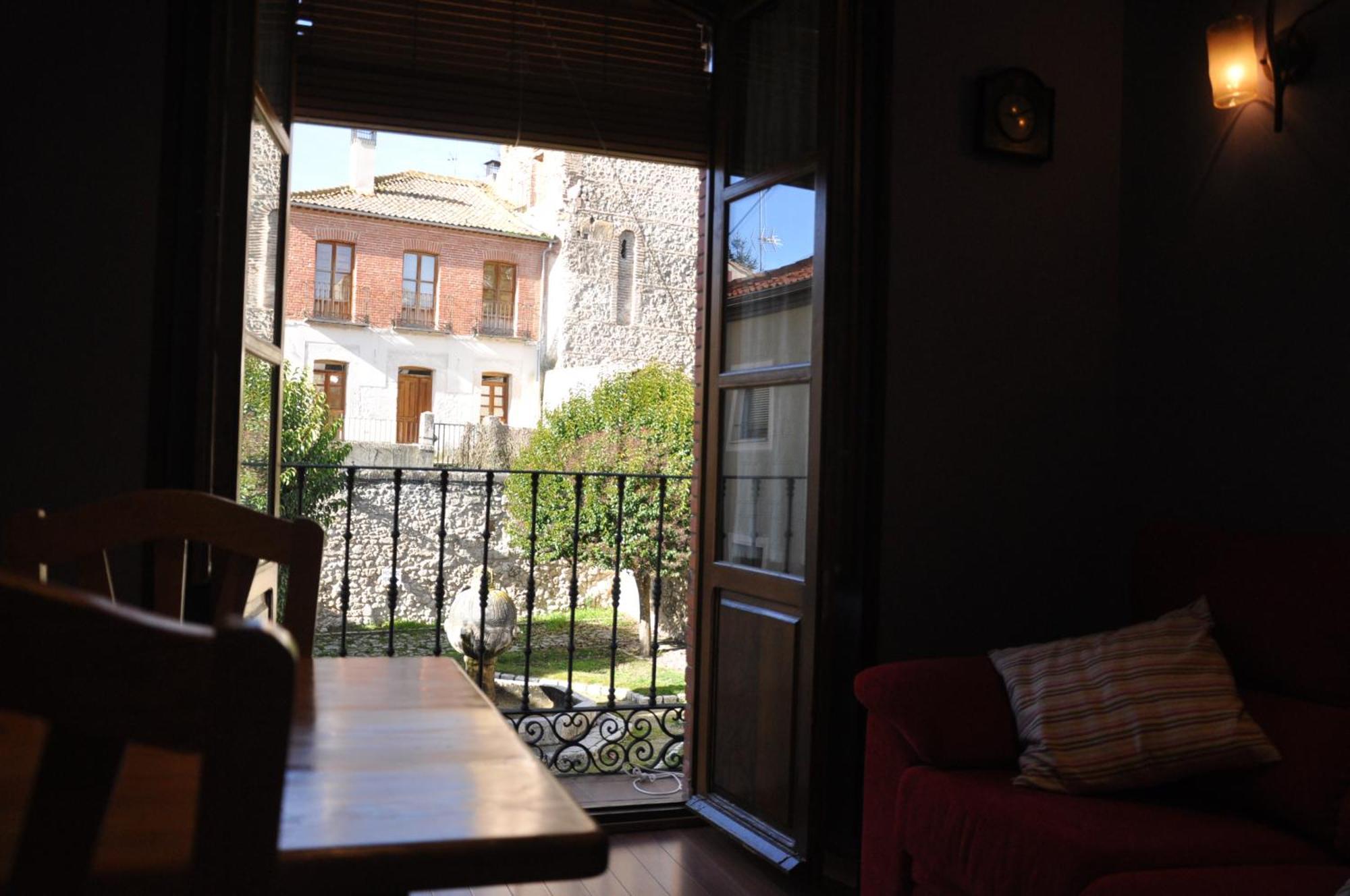 Aparthotel Santa Marina Cuéllar Quarto foto