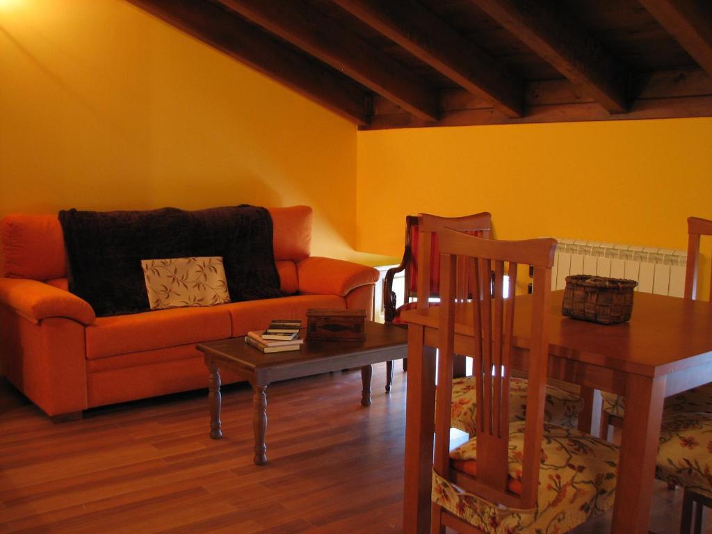 Aparthotel Santa Marina Cuéllar Quarto foto